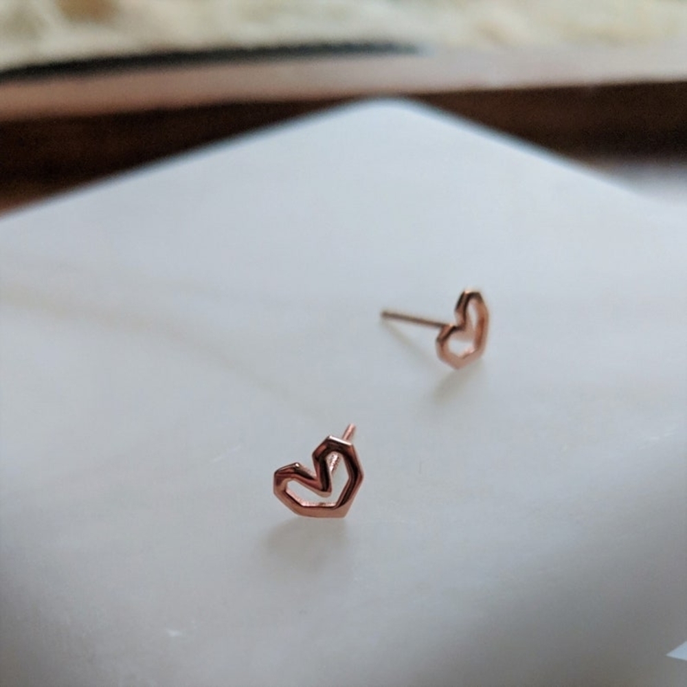 Minimalist Rose Gold Heart Stud Earrings - Women Jewelry
